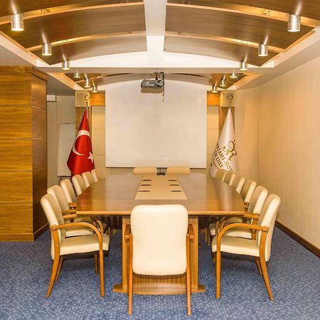 أوشاك Ozgobek Ronesans Hotel De Luxe المظهر الخارجي الصورة