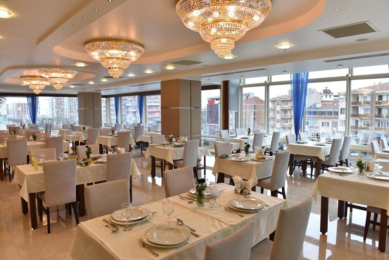 أوشاك Ozgobek Ronesans Hotel De Luxe المظهر الخارجي الصورة