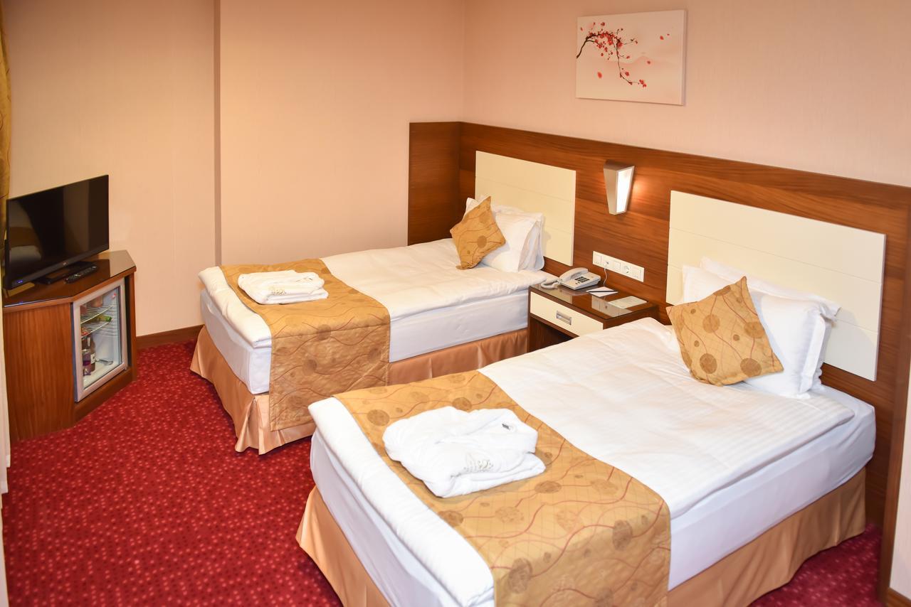 أوشاك Ozgobek Ronesans Hotel De Luxe المظهر الخارجي الصورة