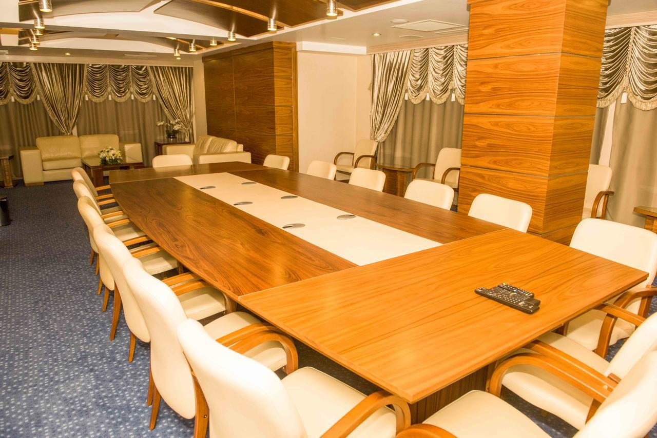 أوشاك Ozgobek Ronesans Hotel De Luxe المظهر الخارجي الصورة