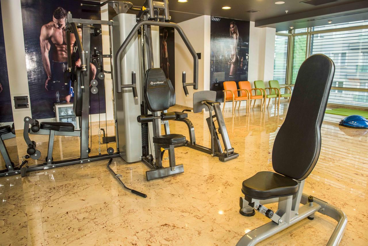 أوشاك Ozgobek Ronesans Hotel De Luxe المظهر الخارجي الصورة