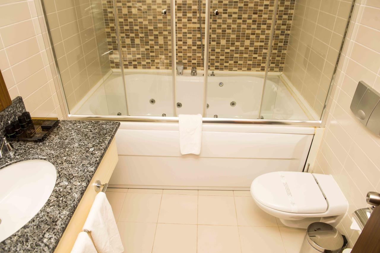 أوشاك Ozgobek Ronesans Hotel De Luxe المظهر الخارجي الصورة